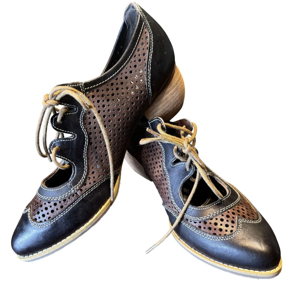 LArtiste By Spring Step Perforated Leather Lace-Up Oxford Heels - Picture 8 of 9